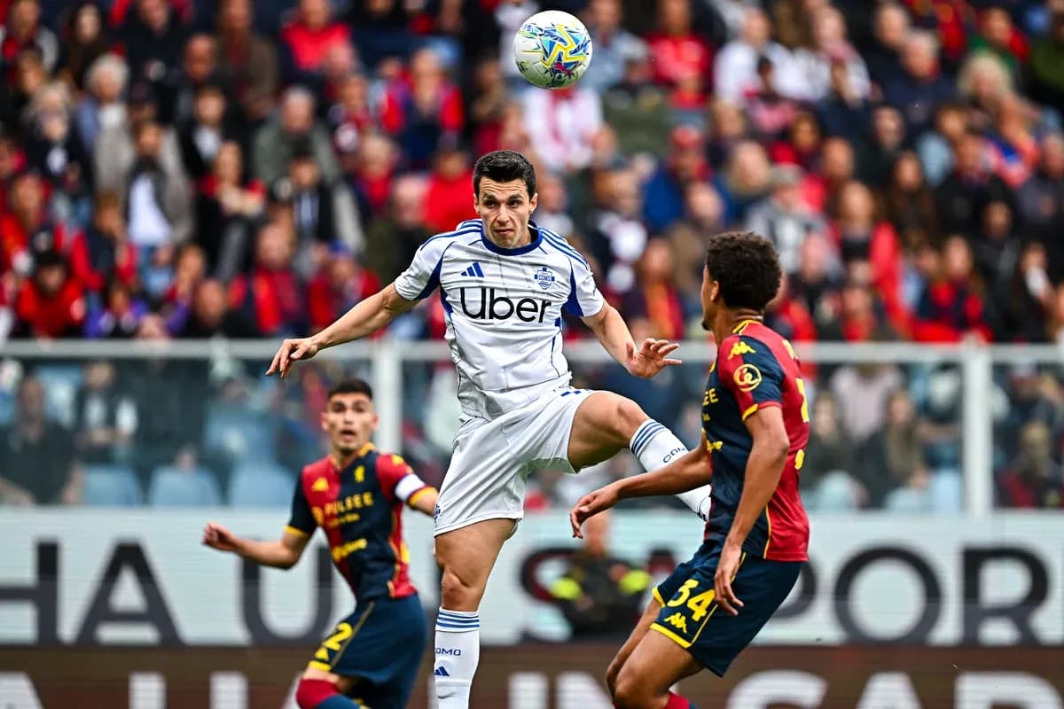 Como player controlling the ball during match