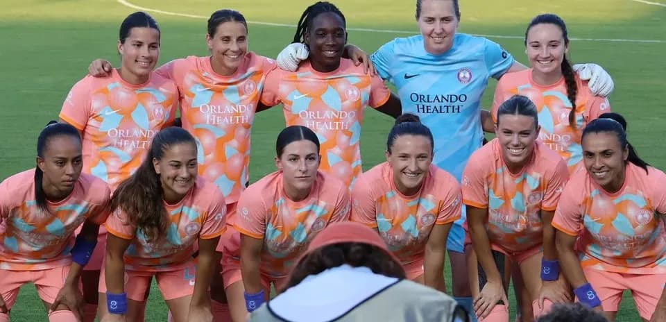 Orlando Pride Women's team posing for a photo