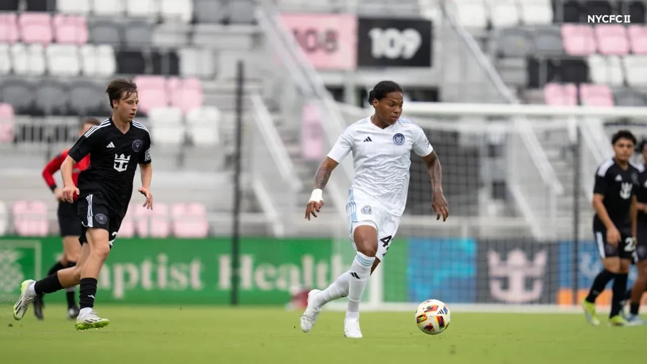 Inter Miami II player dribbling during match