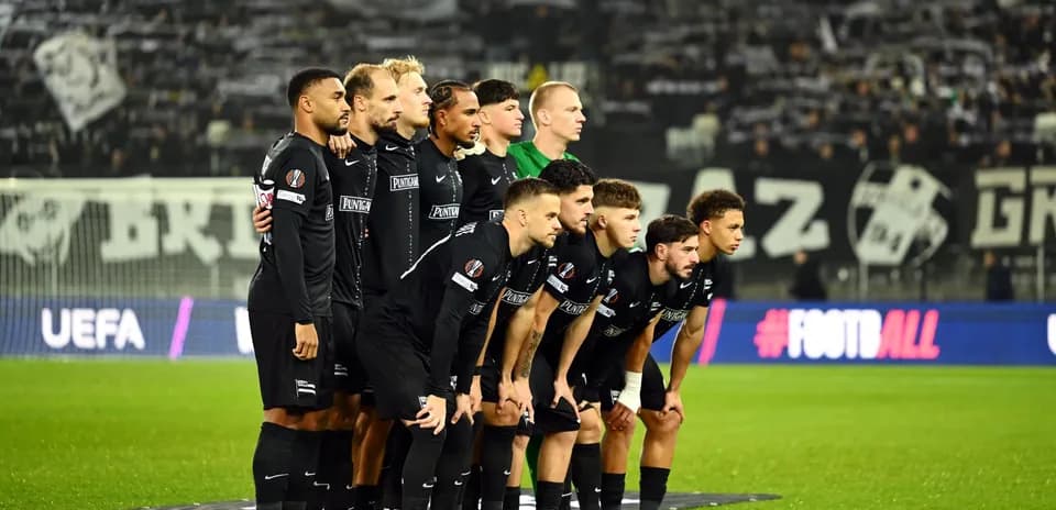 Sturm Graz players posing before the match