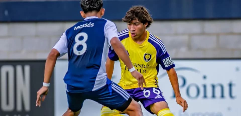 Players competing during FC Cincinnati II match