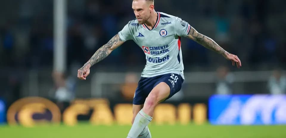 Cruz Azul player in action during match
