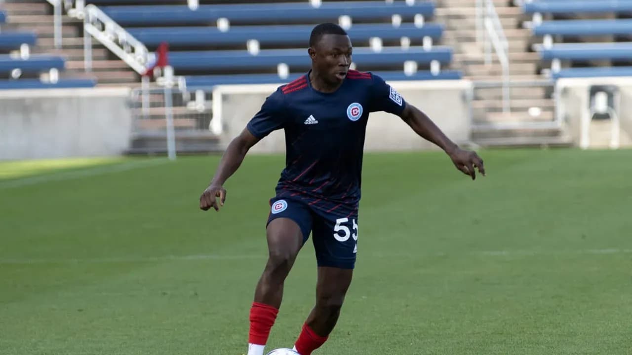 Chicago Fire II player dribbling the ball