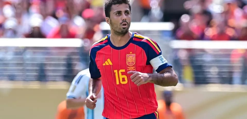Player in Spain jersey during match against Argentina