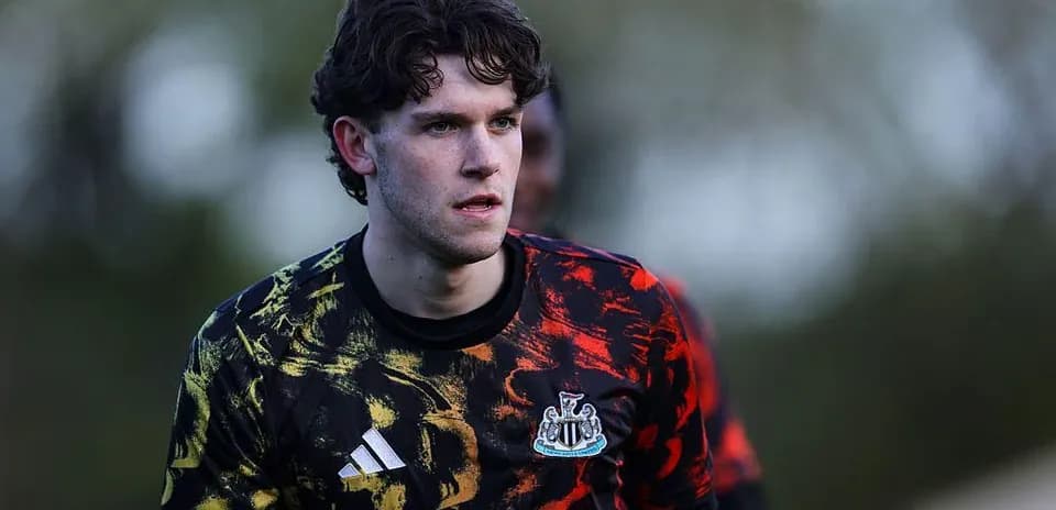 Goalkeeper training in Newcastle kit at practice