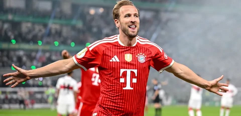 Player celebrating a goal for Bayern Munich