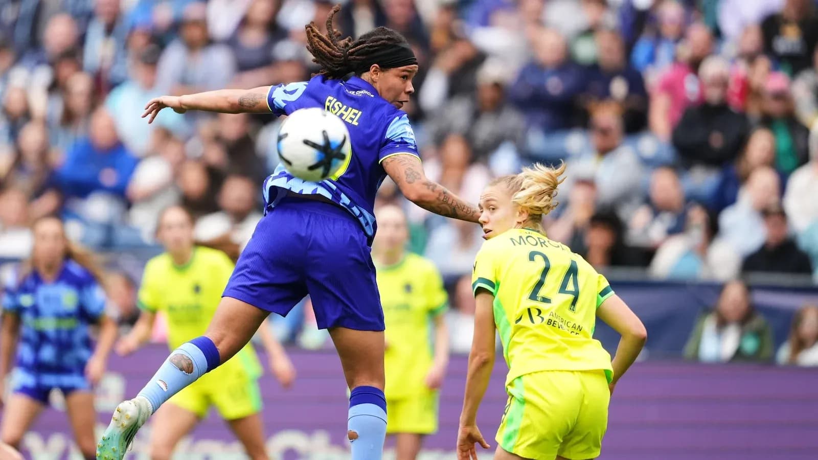 Players competing during Utah Royals vs Denver Summit match