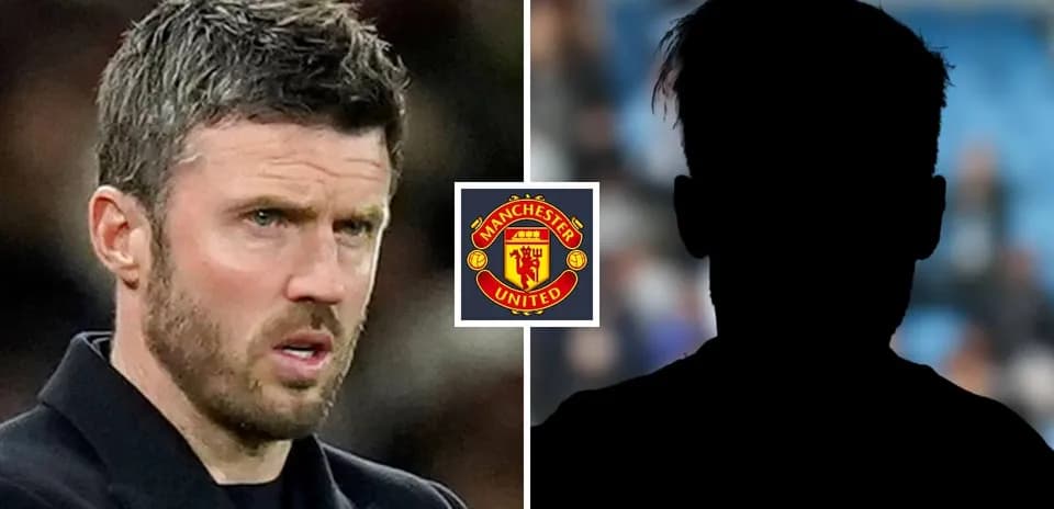 Coach with Manchester United logo and silhouette
