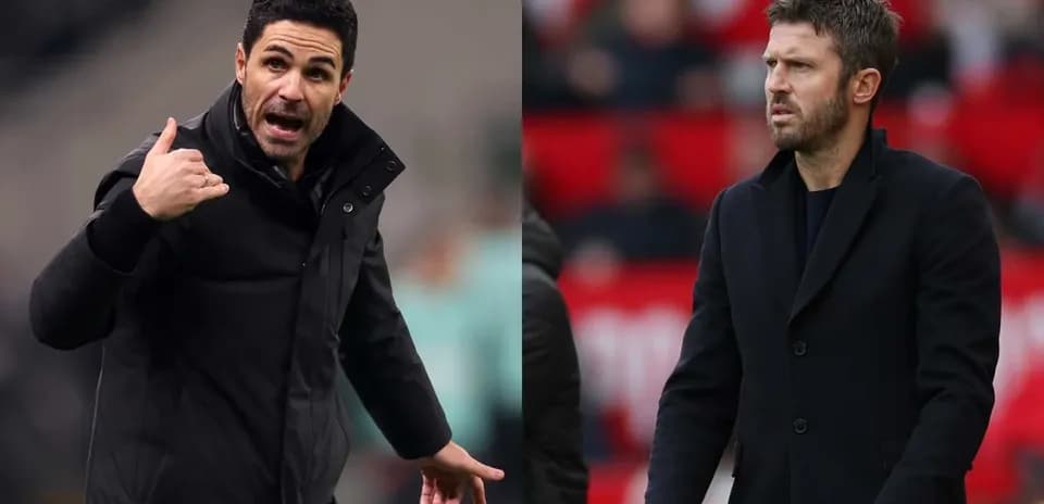 Two football managers gesturing during a match