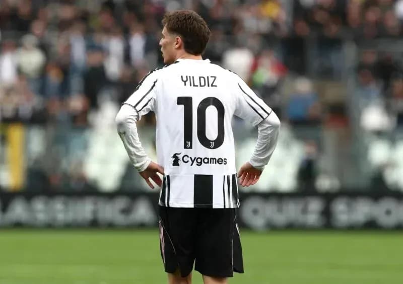 Player Yildiz wearing number 10 jersey on field
