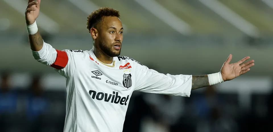 Neymar gesturing during Santos match on the field