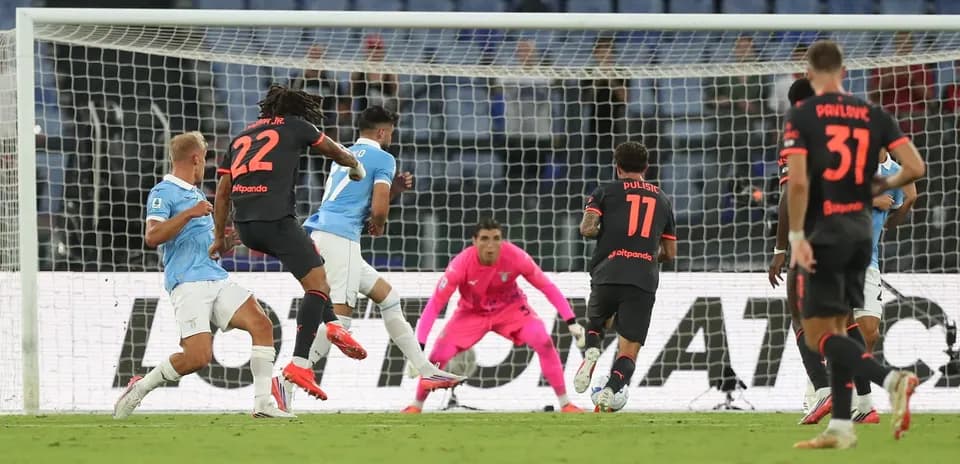 Lazio player attempting a shot on goal