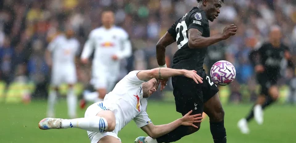 Player tackled on the field during match