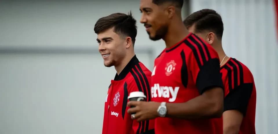 Two Manchester United players during training session