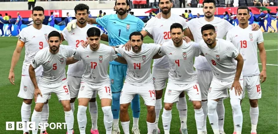 Iran national football team posing for a group photo