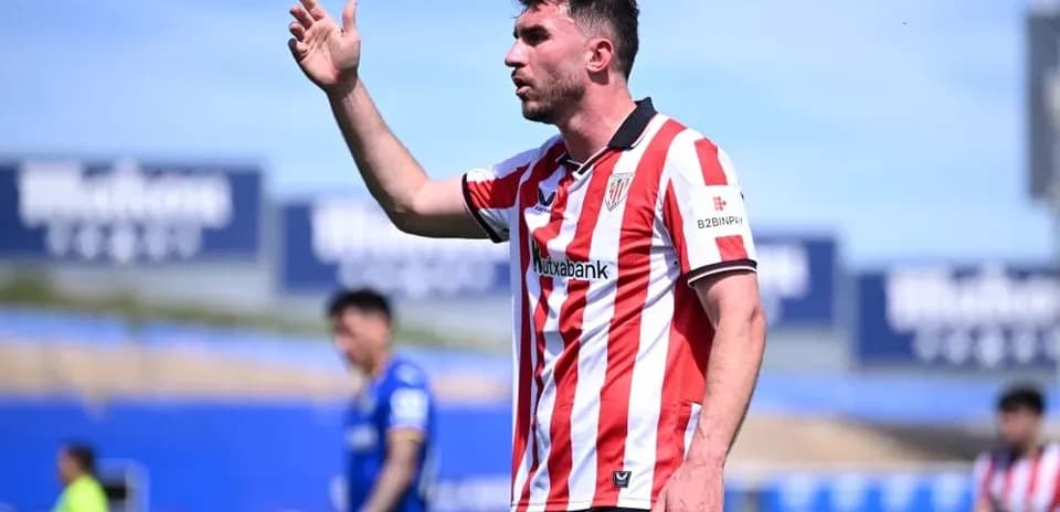 Athletic Bilbao player gesturing during a match