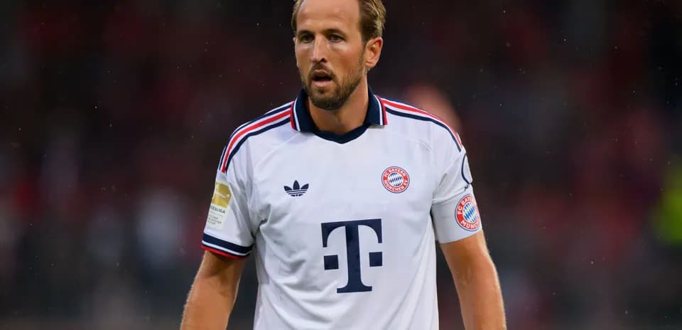 Player wearing Bayern Munich kit on the pitch