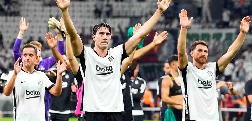 Beşiktaş players celebrating after the match