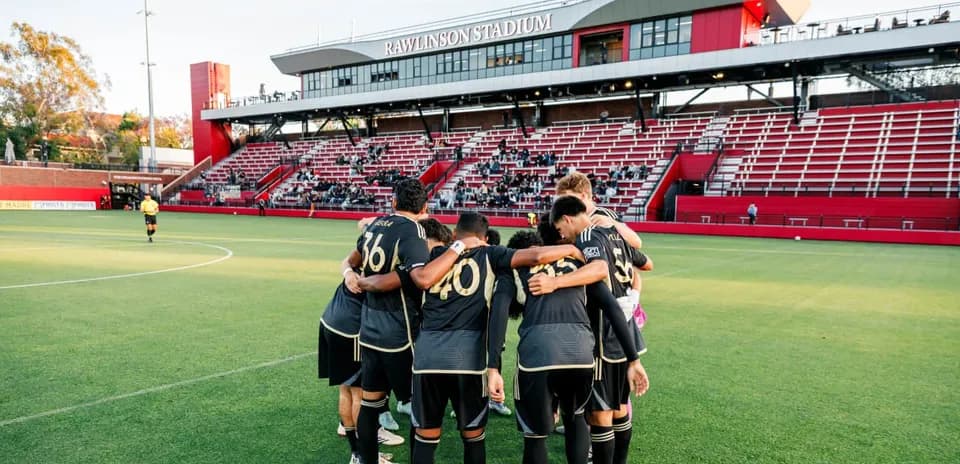 Los Angeles FC II players in a huddle