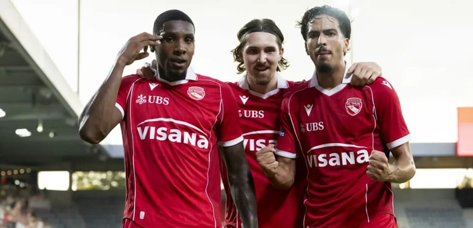 FC Thun players celebrating after a goal