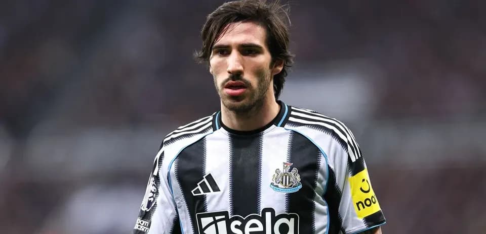 Player in Newcastle United jersey during match