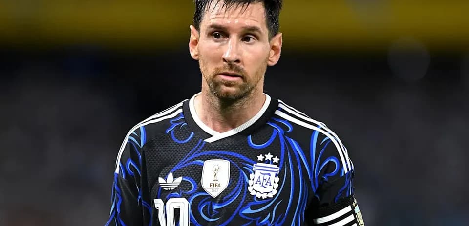 Lionel Messi wearing Argentina jersey during match