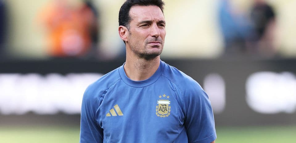 Argentina Players Urge Lionel Scaloni to Extend Contract After 2022 World Cup Win