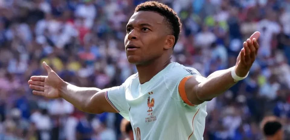 Kylian Mbappe's Speed Compared to NFL Stars and World Cup Rivals