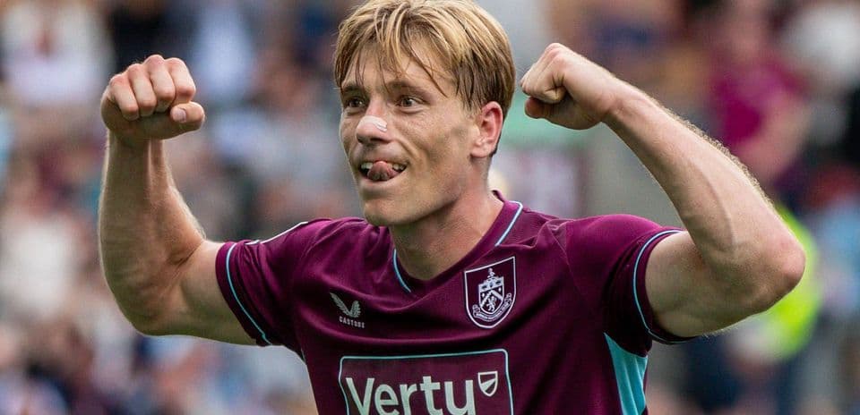 Ipswich Secures Burnley Striker Zian Flemming in £20m Deadline Transfer