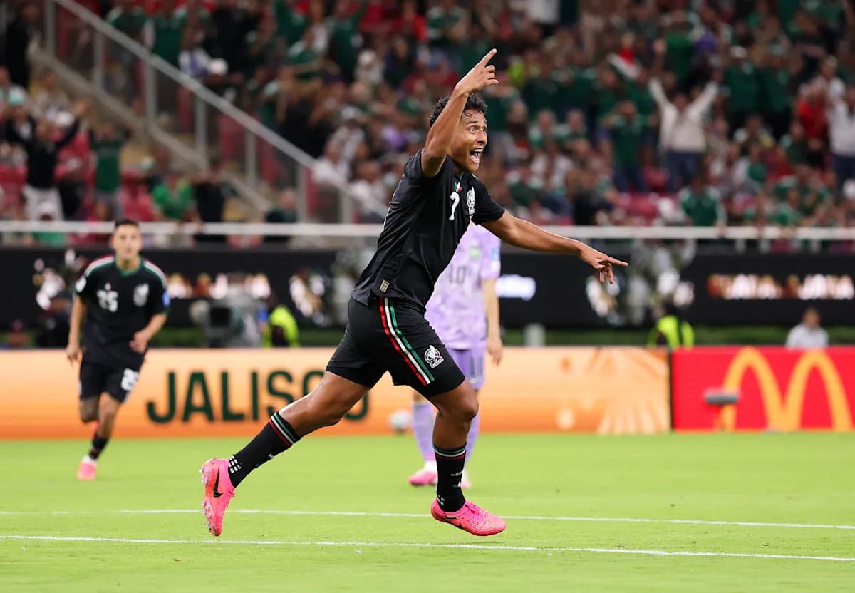 Mexico Tops Group A with 1-0 Victory Over South Korea to Secure World Cup Knockout Spot