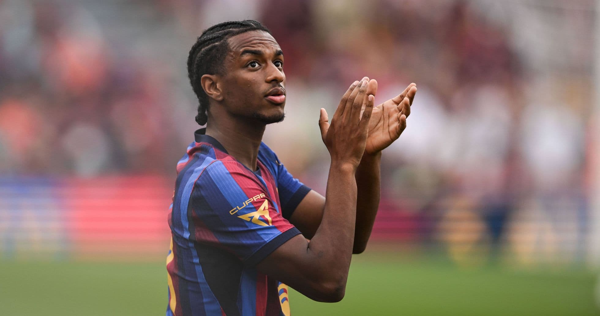 Alejandro Balde Set to Exit Barcelona as Manchester United Begin Transfer Talks