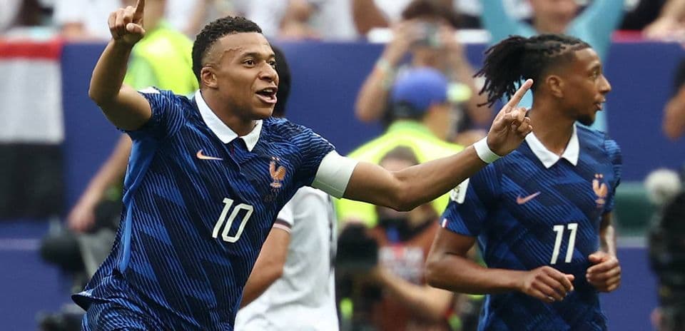 France Advances as Mbappé Closes in on World Cup Scoring Record Against Iraq