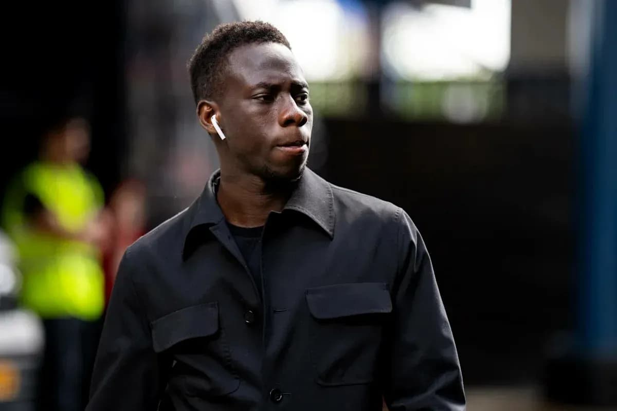 Player walking with AirPods in urban setting Player walking with AirPods in urban setting