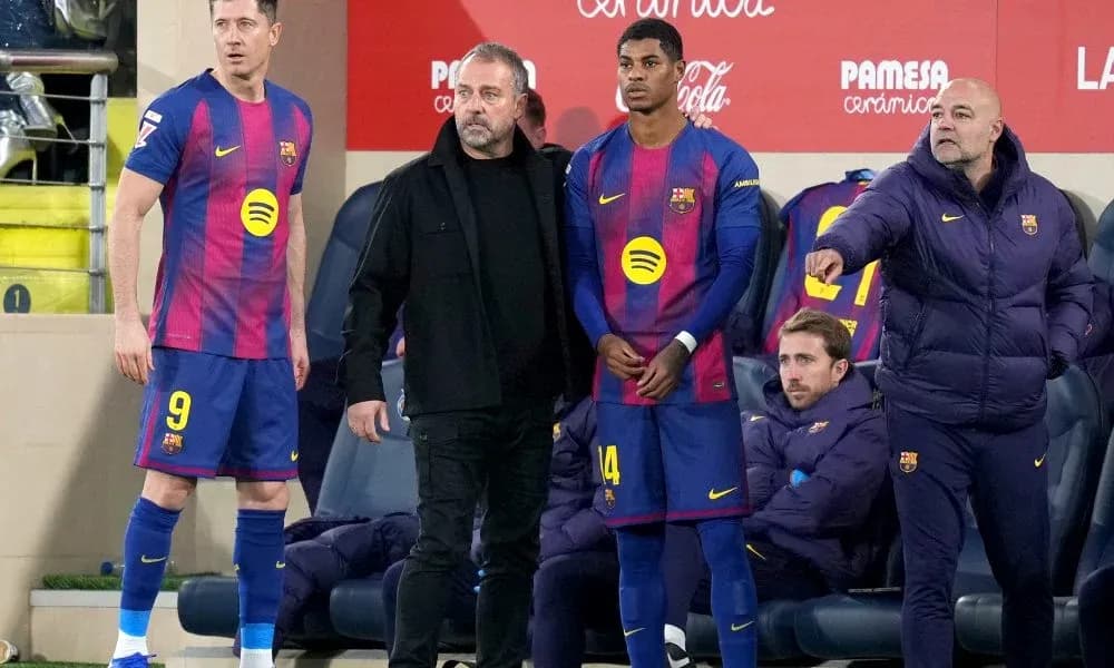 Barcelona players and staff on the sidelines during match Barcelona players and staff on the sidelines during match