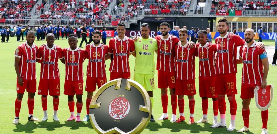 Wydad Casablanca players posing with trophy before match Wydad Casablanca players posing with trophy before match