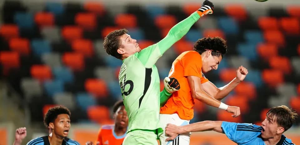 Goalkeeper punching ball during Minnesota United II match Goalkeeper punching ball during Minnesota United II match