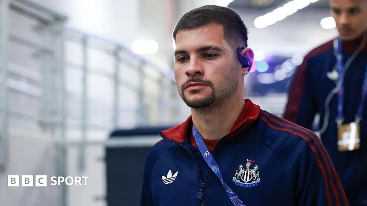 Player arriving at venue wearing Newcastle United tracksuit Player arriving at venue wearing Newcastle United tracksuit