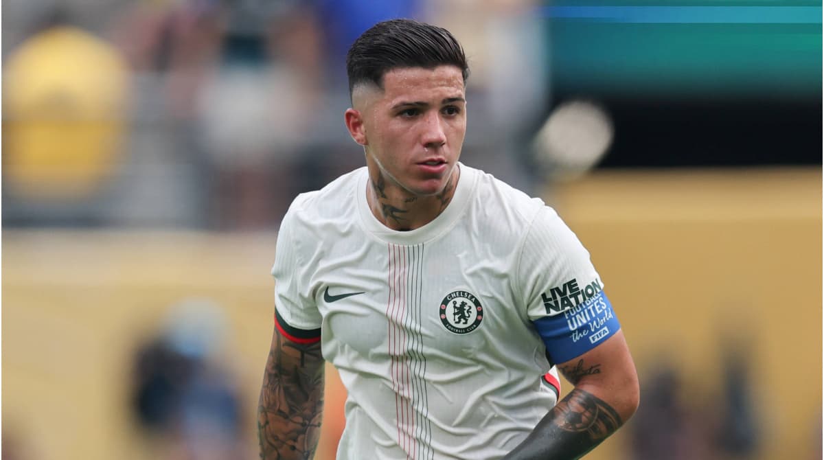 Player in Chelsea kit during a match Player in Chelsea kit during a match