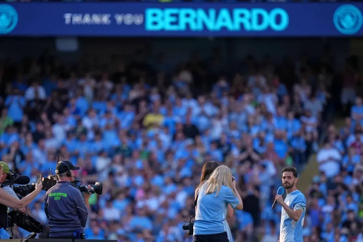 Bernardo Silva speaking to fans at stadium Bernardo Silva speaking to fans at stadium