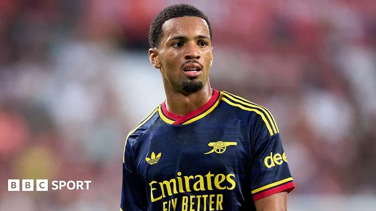 Player in Arsenal kit during match action Player in Arsenal kit during match action