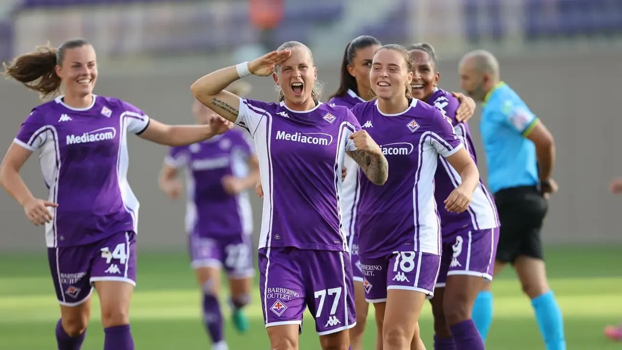 Fiorentina Women's team celebrating a goal Fiorentina Women's team celebrating a goal