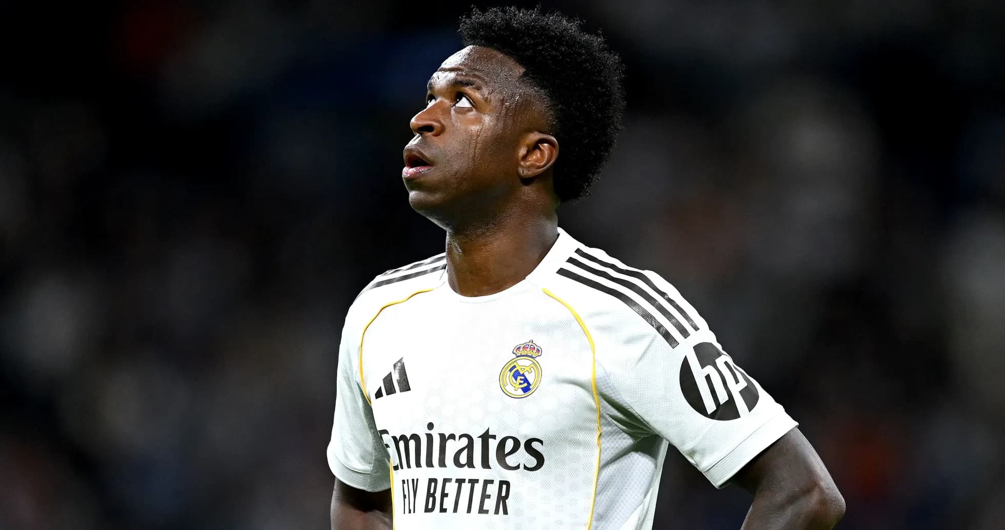 Player looking up during a match for Real Madrid Player looking up during a match for Real Madrid