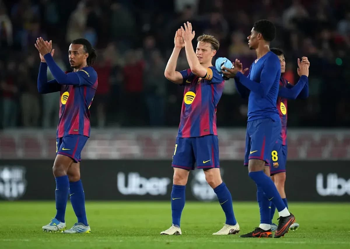 Barcelona players applauding fans after match Barcelona players applauding fans after match