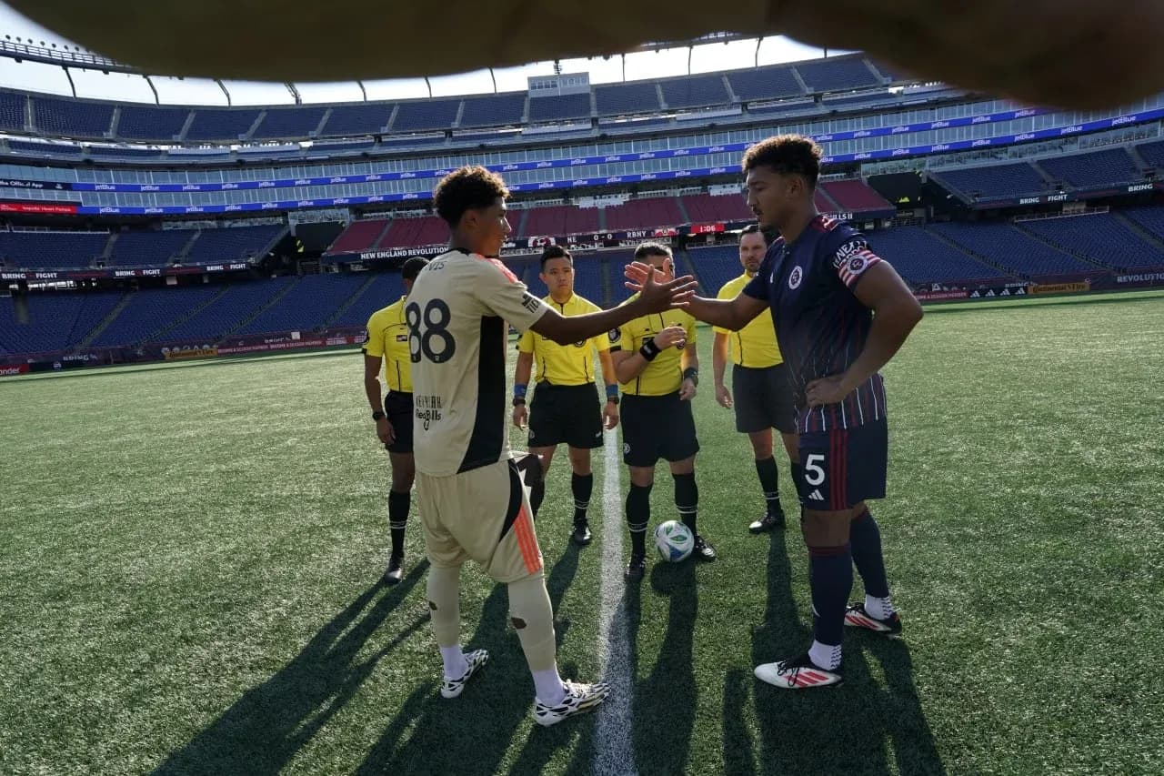 Captains shaking hands before the match Captains shaking hands before the match