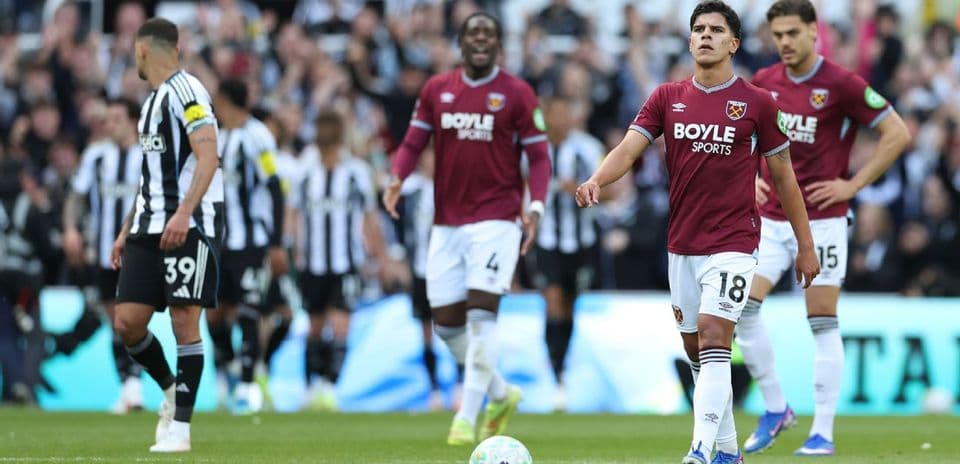 Players from Newcastle and West Ham during match Players from Newcastle and West Ham during match