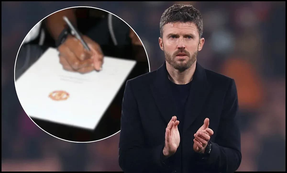 Michael Carrick applauding during a signing announcement Michael Carrick applauding during a signing announcement