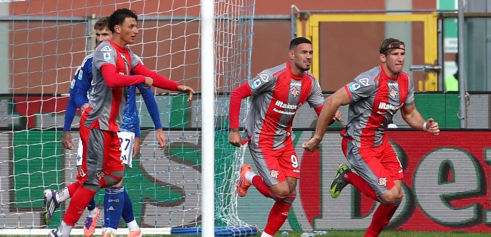 Cremonese players celebrating a goal Cremonese players celebrating a goal