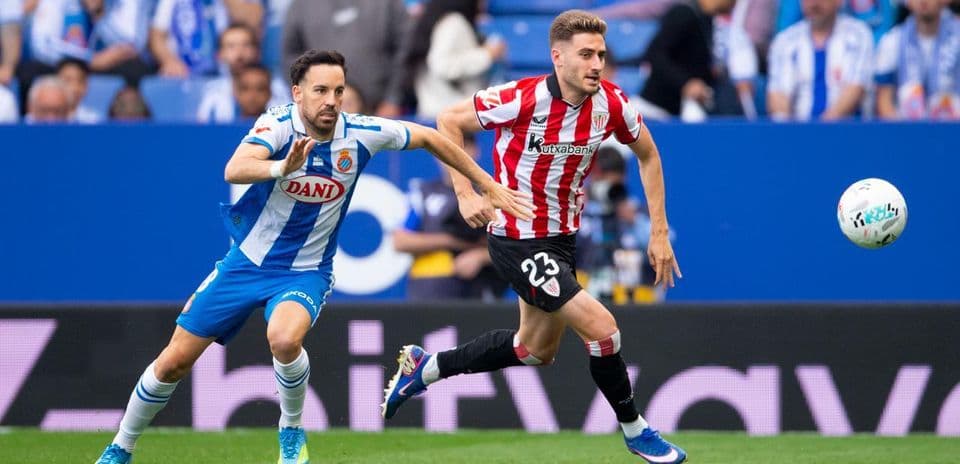 Espanyol and Athletic Club players in action Espanyol and Athletic Club players in action