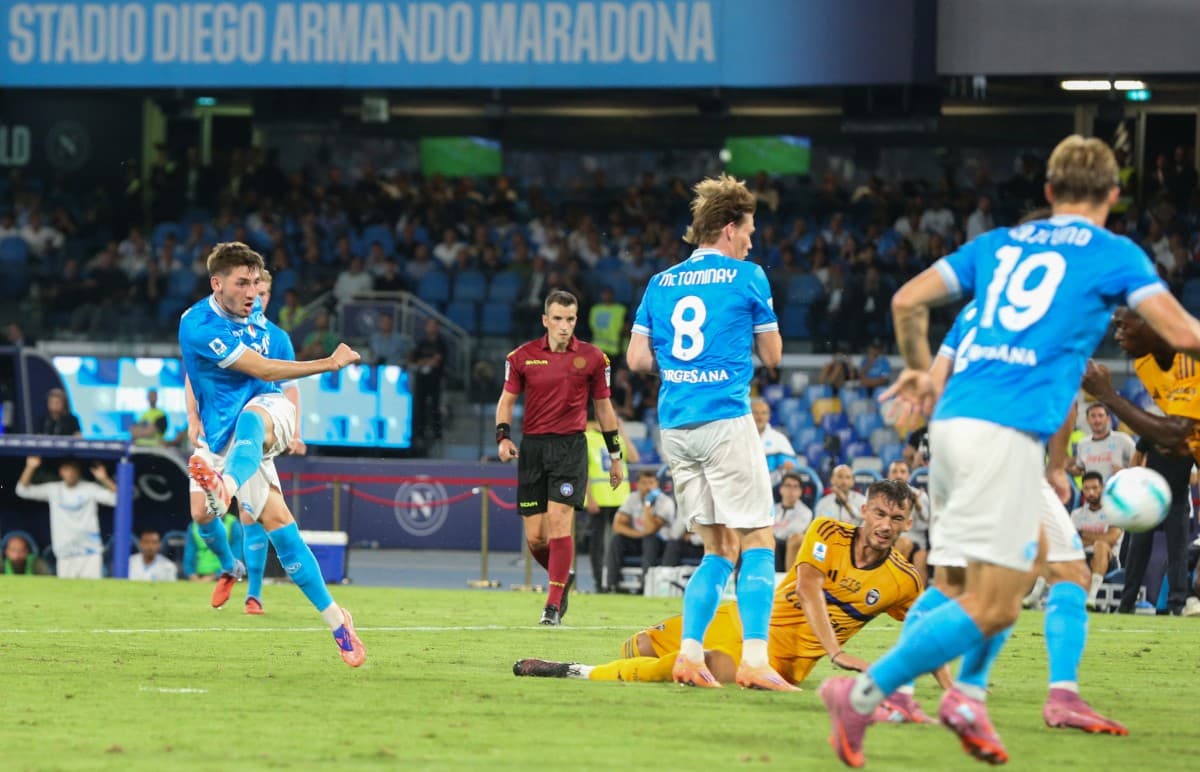 Napoli player shooting on goal during match Napoli player shooting on goal during match