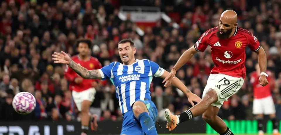 Brighton player challenges Manchester United opponent Brighton player challenges Manchester United opponent